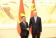 Vietnamese, Chinese senior Party officials hold talks in Beijing